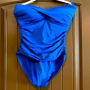 EUC La Blanca blue shirred swimsuit sz 14